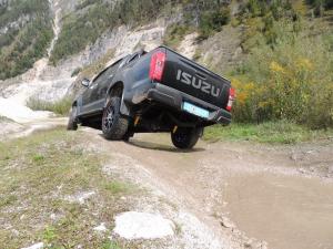 ISUZU OFF ROAD 106